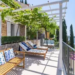 Lovely In With House Sea View Appartement