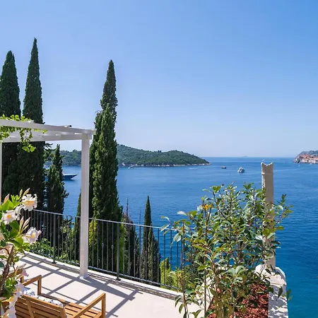 Lovely In With House Sea View