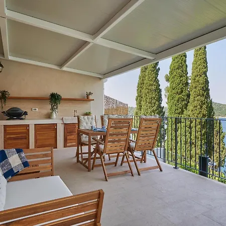 Appartement Lovely In With House Sea View *