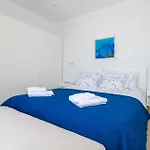 1 Bedroom Cozy In *