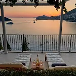 Lovely Apartment In Dubrovnik With House Sea View شقة *