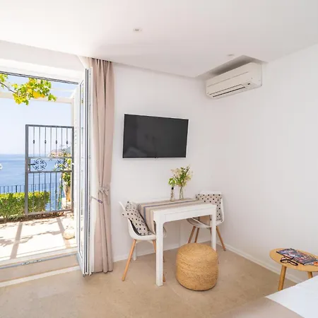 Beautiful In With Jacuzzi Apartament
