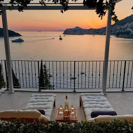 Beautiful In With Jacuzzi Apartament *